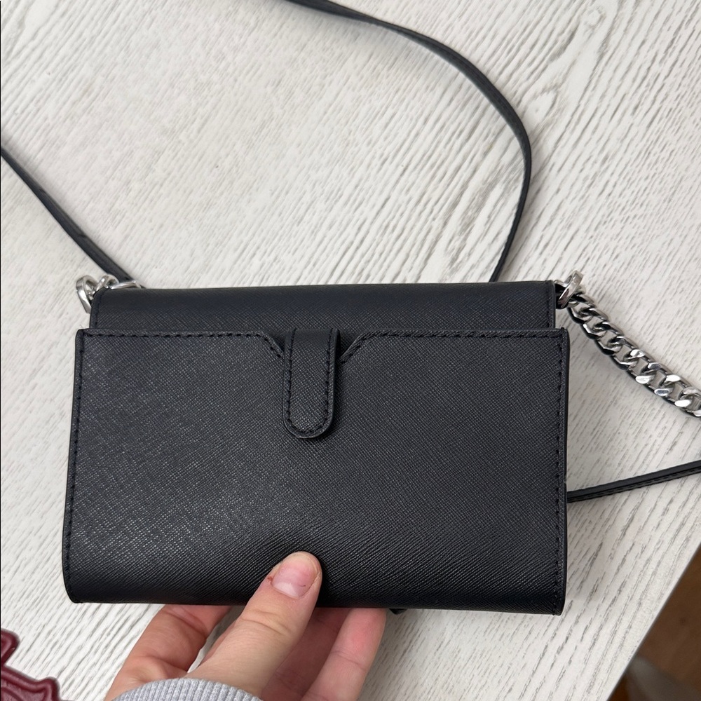 Michael Kors Elegant Black Crossbody Bag - Picture 2 of 3